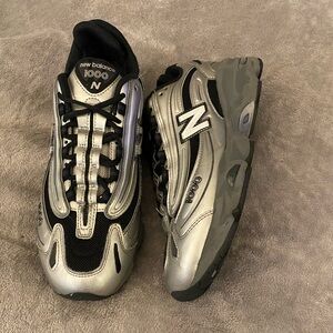 New Balance Men's Silver & Black 1000 Running Sneakers